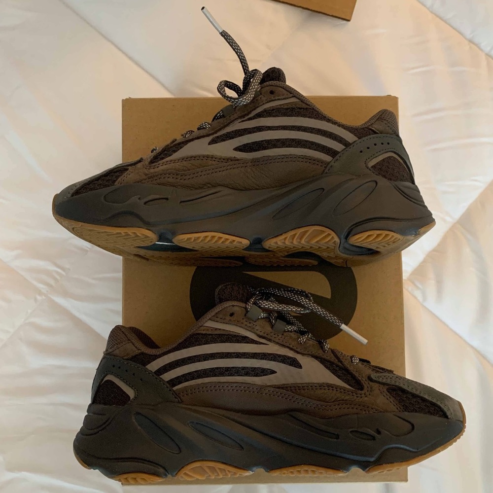 Yeezy 700 Geode - Picture 4 of 9